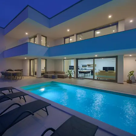 Villa I *